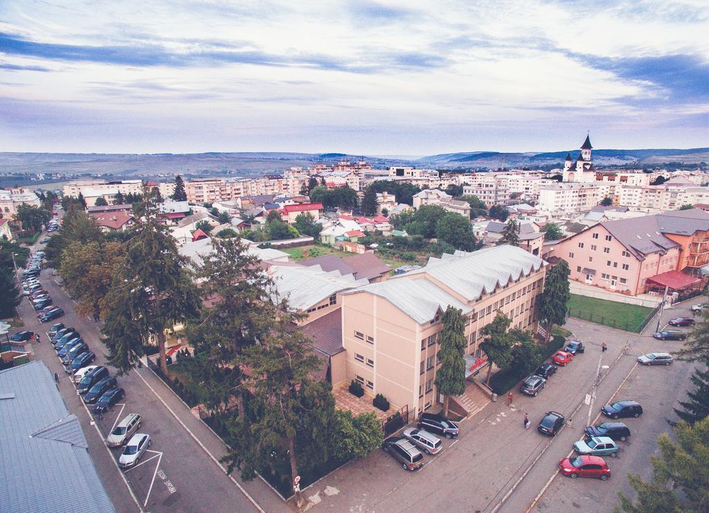 Hotel Turist Fălticeni Exterior foto